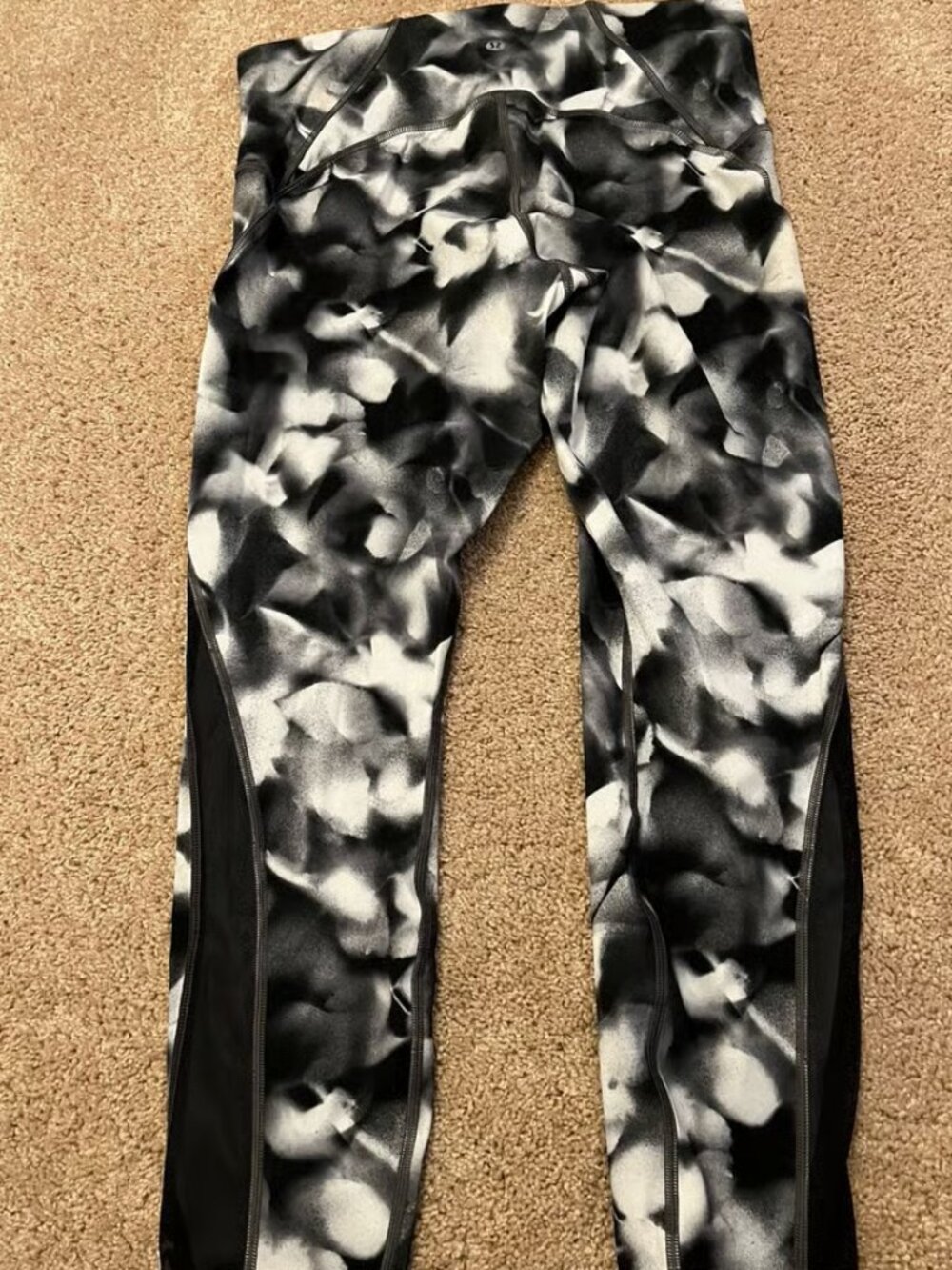 Women's Black & White Patterned Leggings Size 10